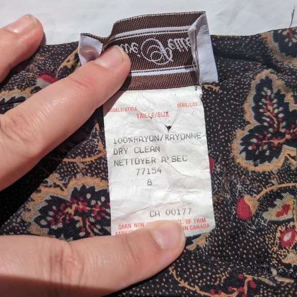 Vintage Petite Long Capped Sleeve (with shoulder pads) Black Dress - Size  8 - Picture 9 of 12